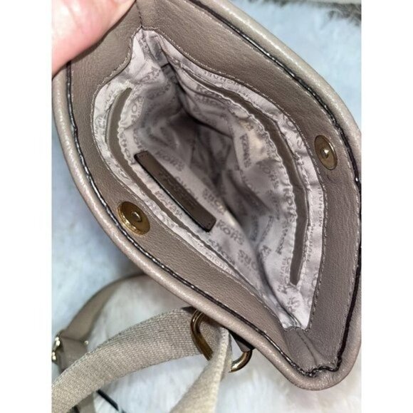 MICHAEL Kors Fulton Leather Swing pack Crossbody Taupe - Picture 10 of 12